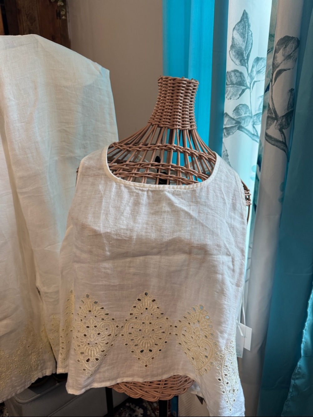 Cynthia Rowley Cream 100% Linen Eyelet Camisole Top with matching pants